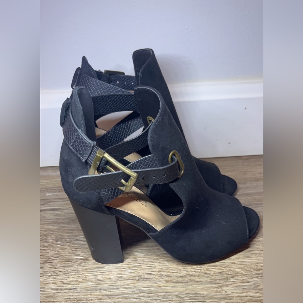 *shoedazzle*